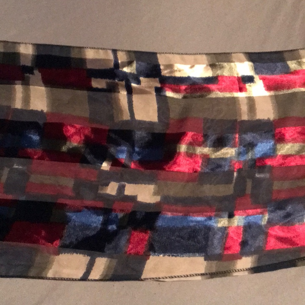 SCARF - Picture 3 of 5